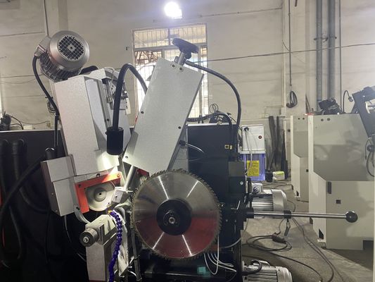 Máquina de moagem de lâmina de serra circular CNC frontal e traseira LDX-026A