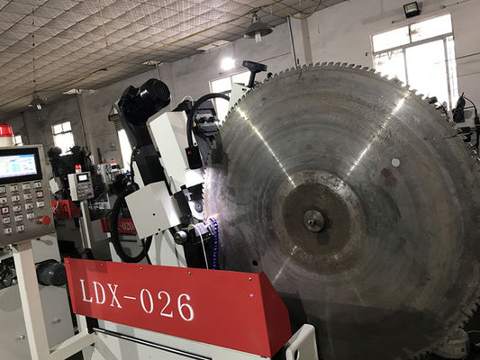 Máquina de moagem de ângulo frontal e traseiro de lâmina de serra circular CNC grande e personalizada LDX-026A